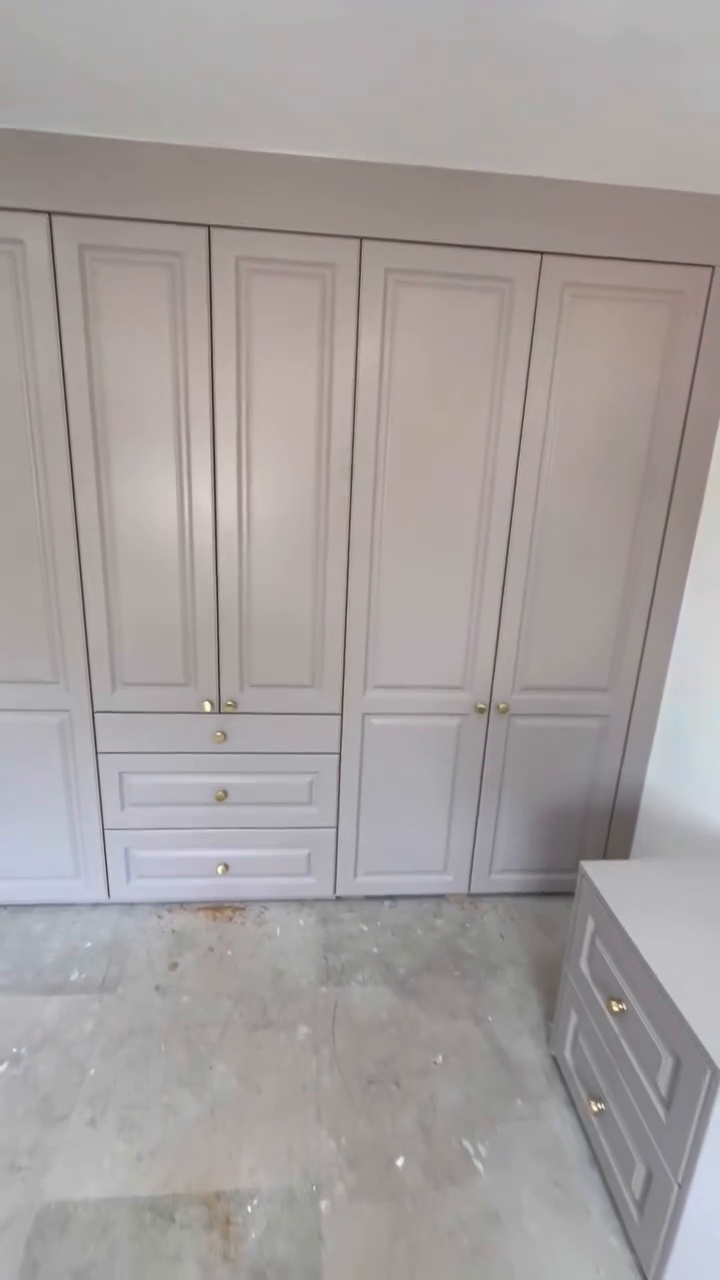 Made-to-measure fitted wardrobes and full-height storage